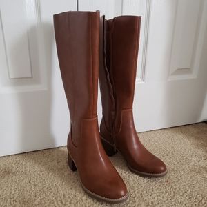 Womens tall brown boots size 7. Brand new